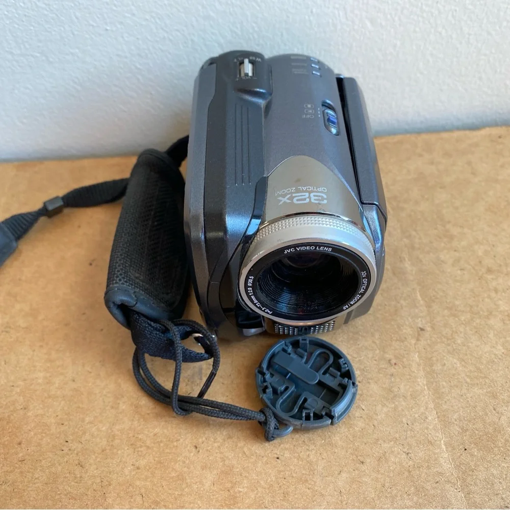 JVC Everio GZ-MG27U digital Camera